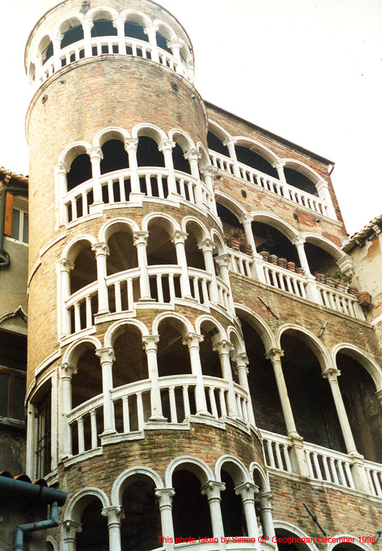 Scala Contarini del Bovolo